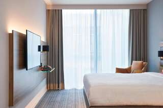 Отель Moxy Dublin City Дублин Номер с кроватью размера «king-size»-12